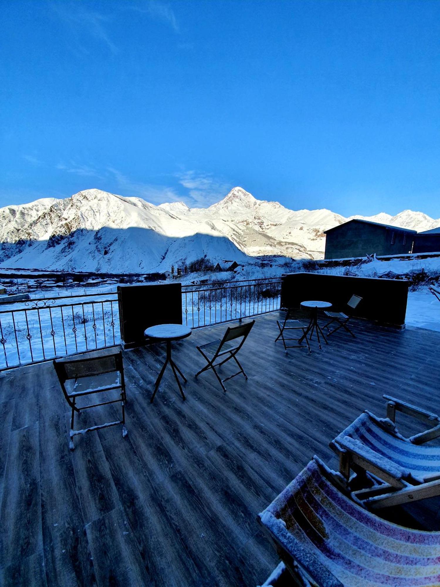 Nikolo Inn Kazbegi Exterior foto