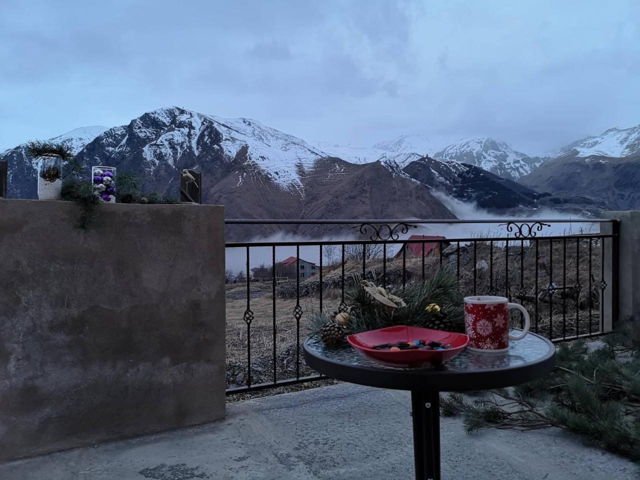 Nikolo Inn Kazbegi Exterior foto