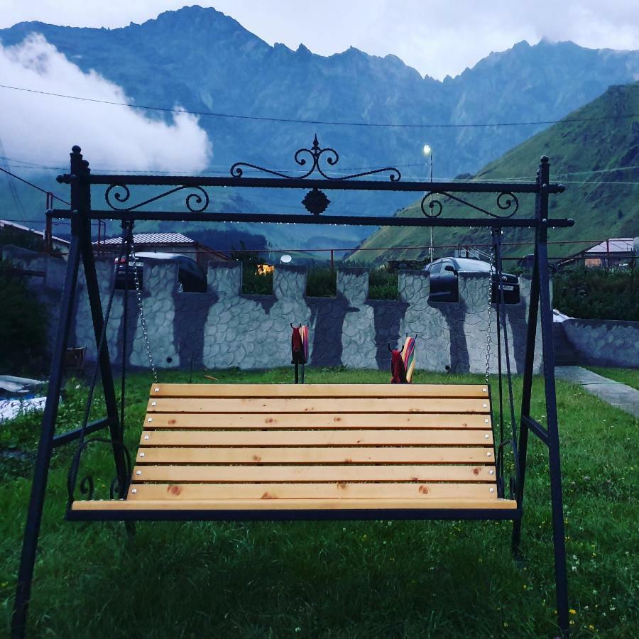 Nikolo Inn Kazbegi Exterior foto