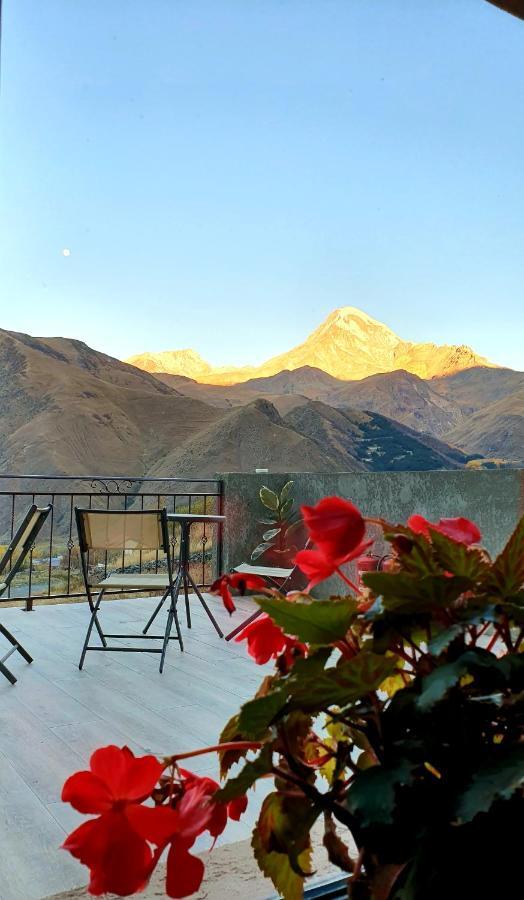 Nikolo Inn Kazbegi Exterior foto
