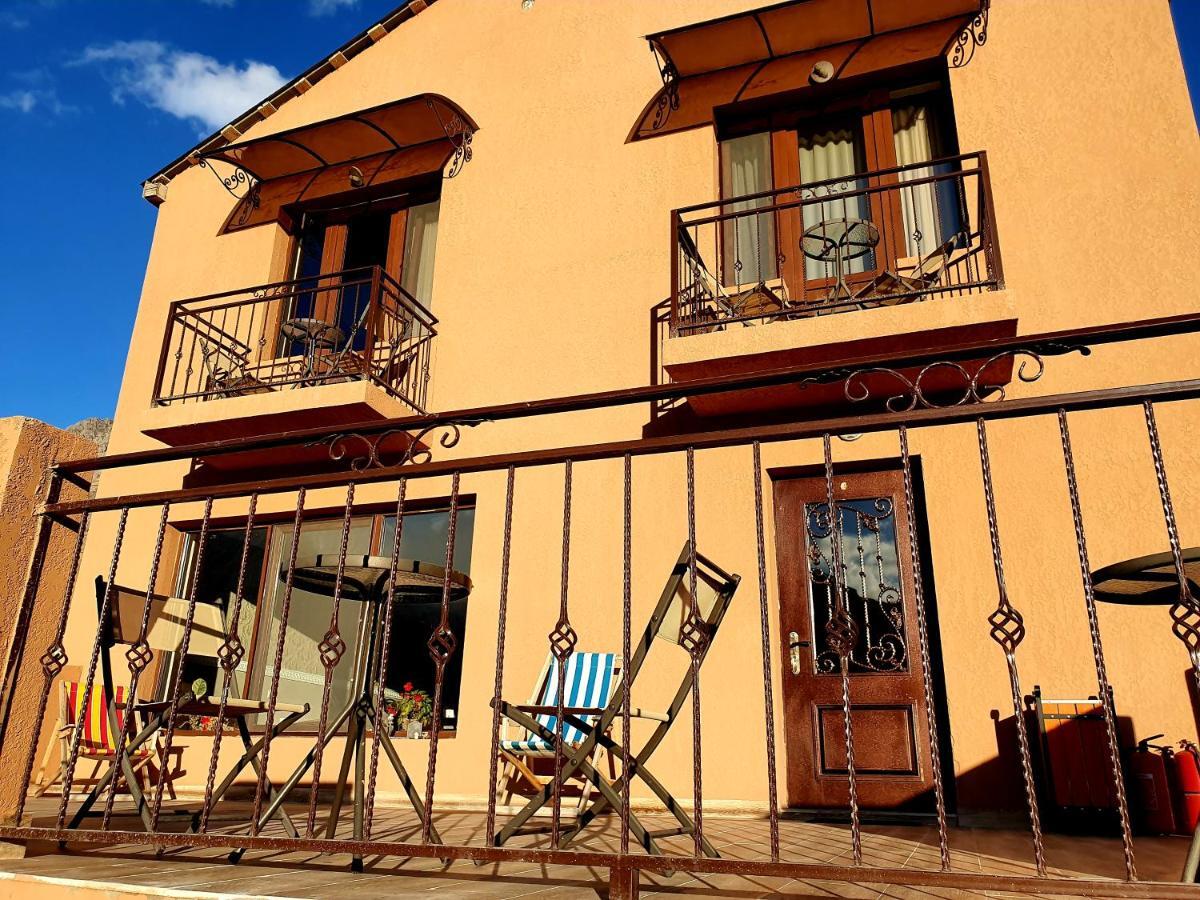 Nikolo Inn Kazbegi Exterior foto